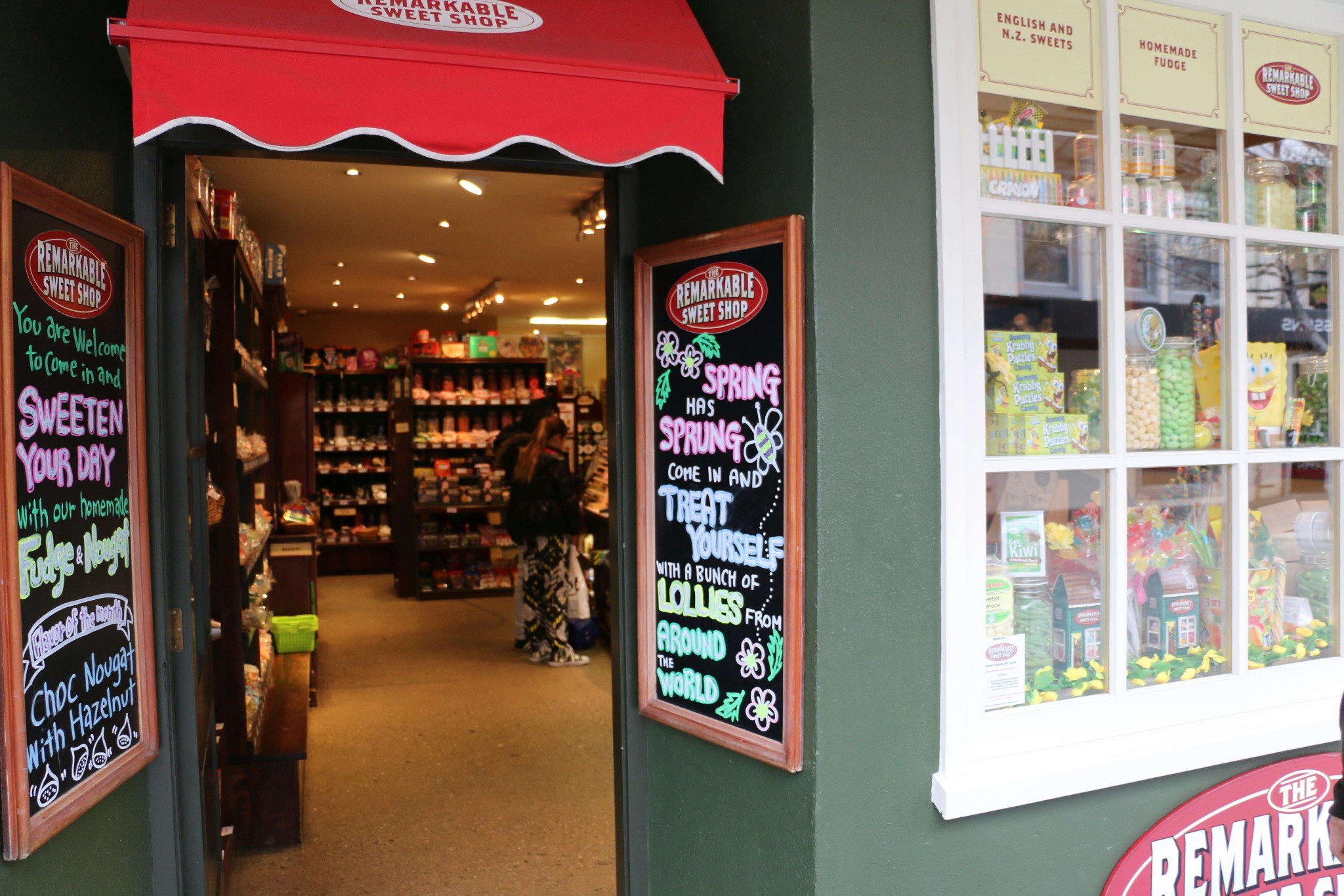 推荐指数:★★★★★这是一家糖果店,从门口路过的时候就能闻到里面