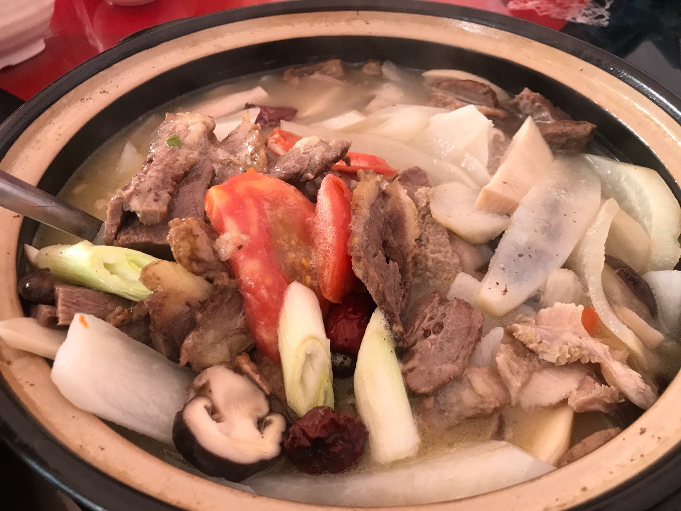 稻城美食-特色砂锅菌