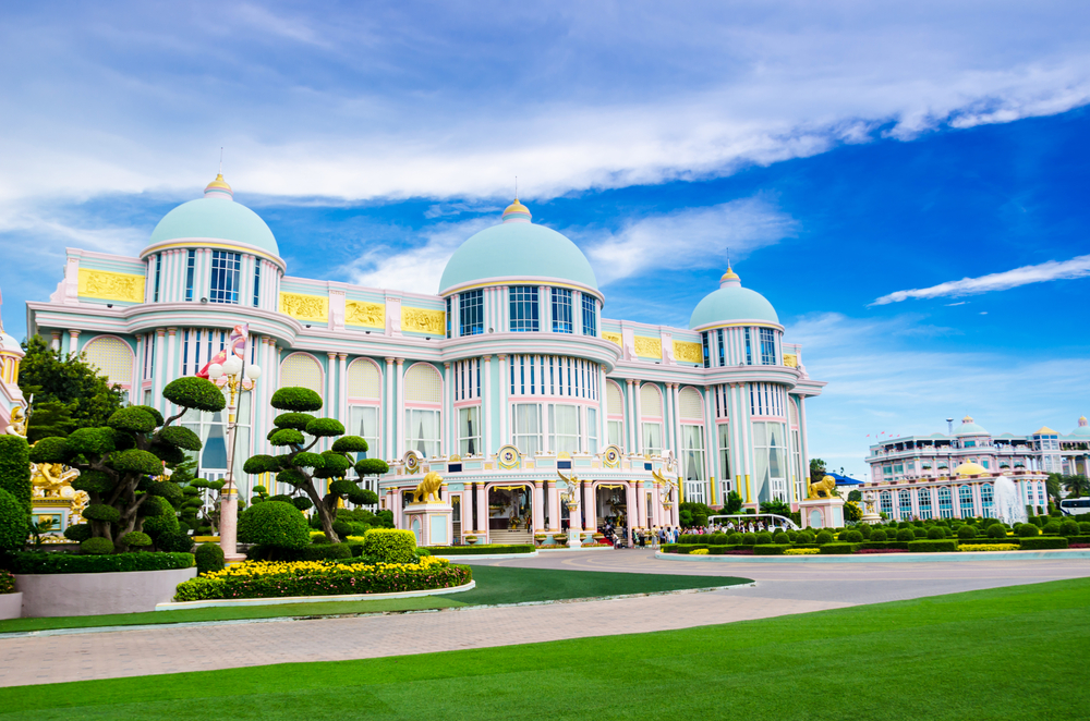 泰国芭提雅富贵黄金屋门票流星花园拍摄地可选含自助餐表演套餐