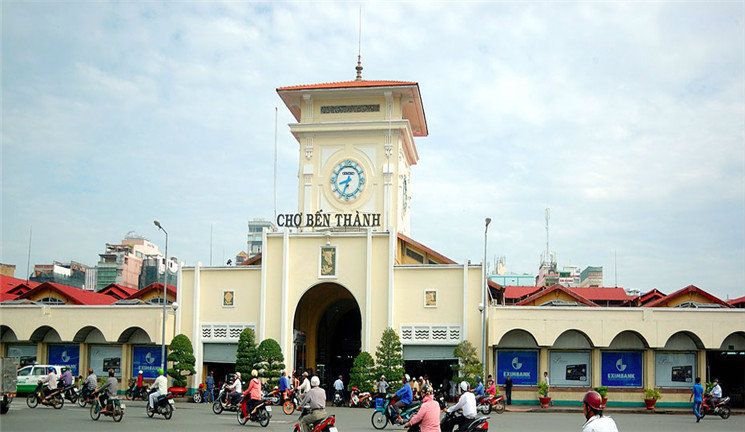 (自助午餐/ 统一宫 红教堂 中央邮局 市政厅 滨城市场 华人街 金融塔)