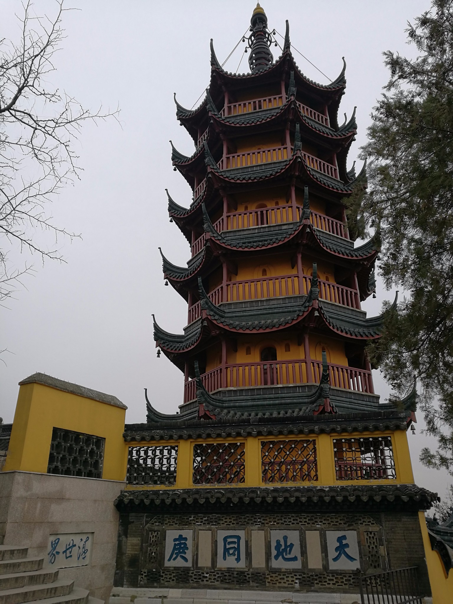 镇江金山寺,这里有《白蛇传》的动人传说