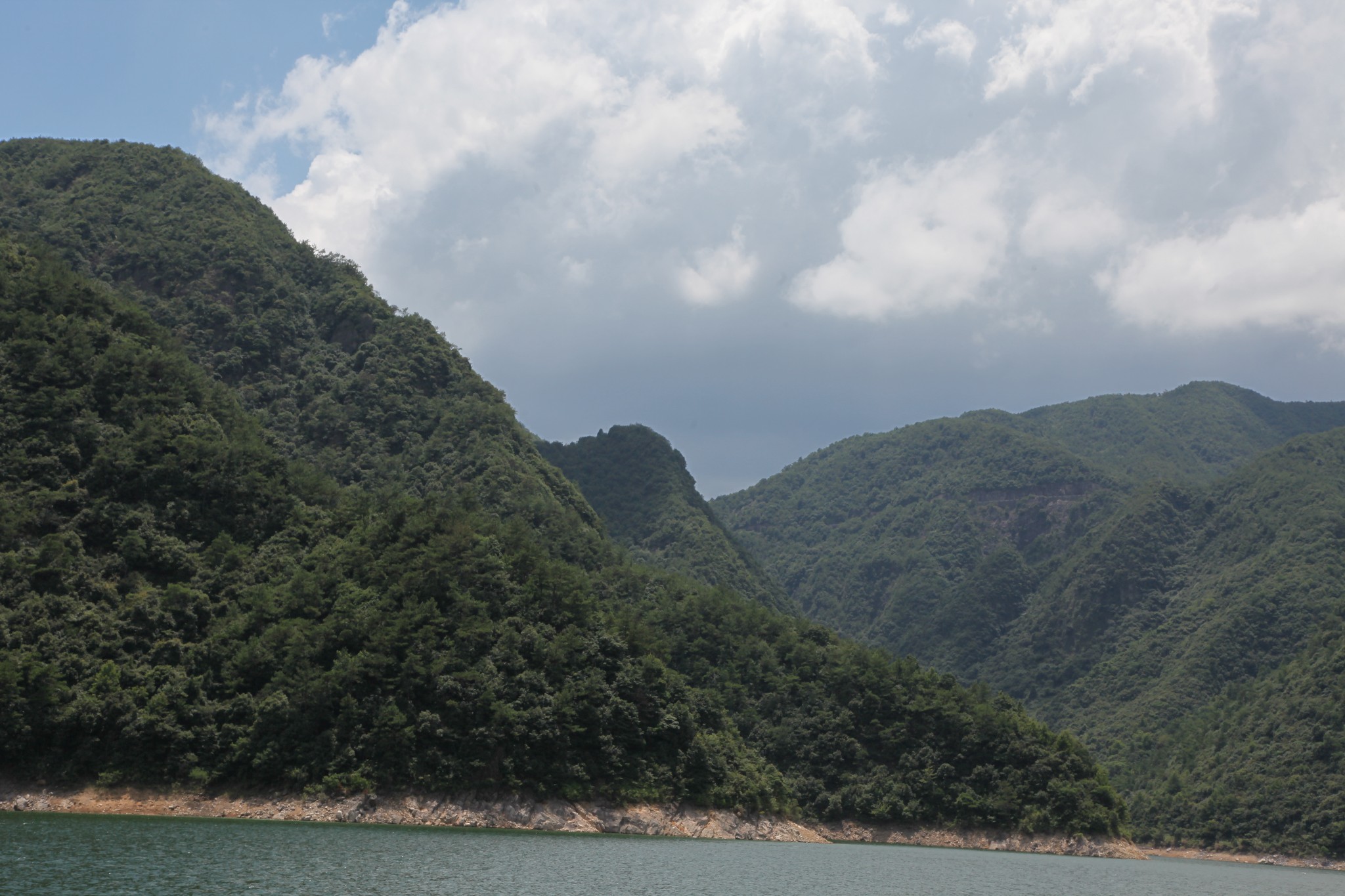 浙东大峡谷漂流图片