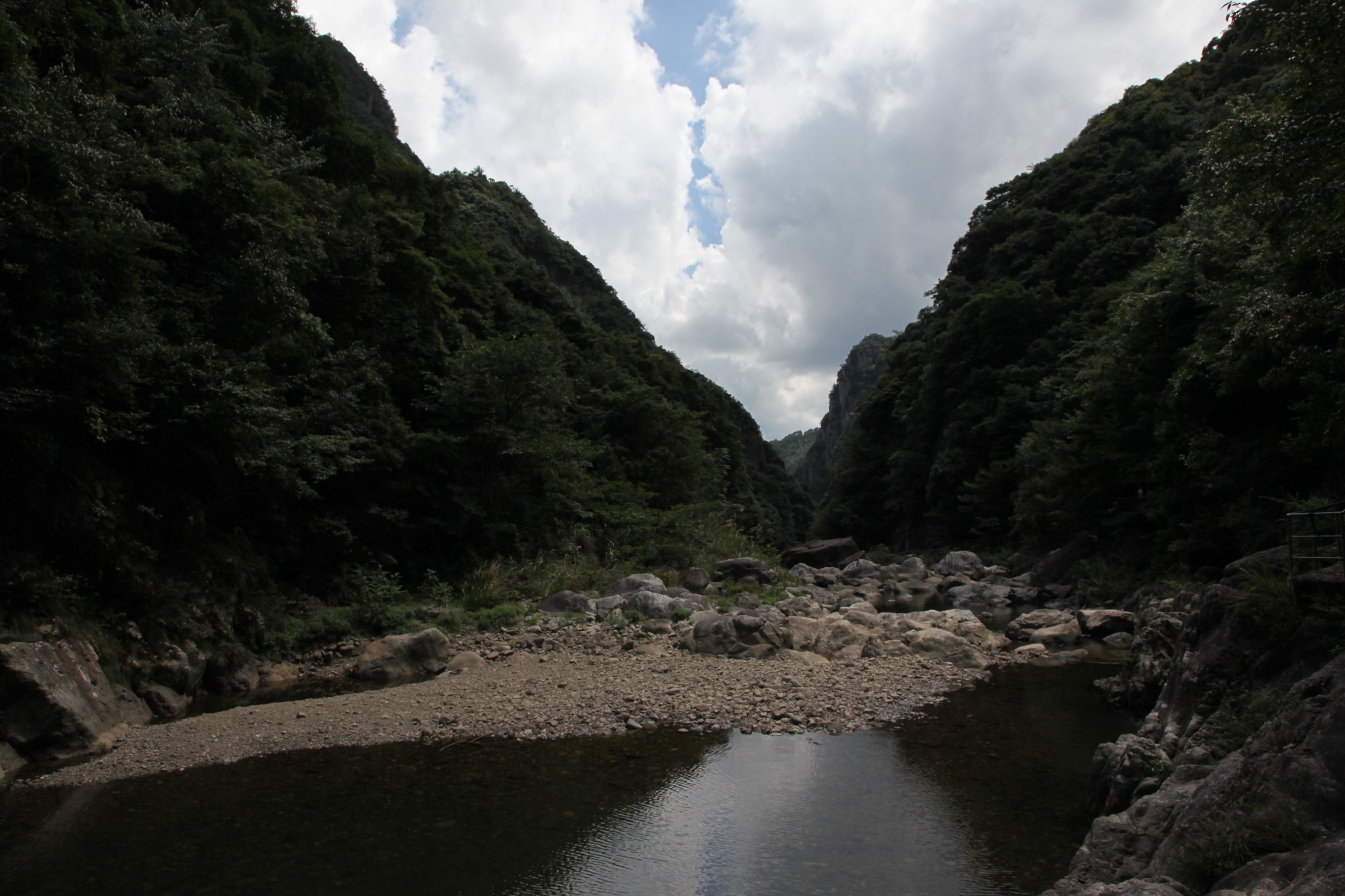 浙东大峡谷漂流图片