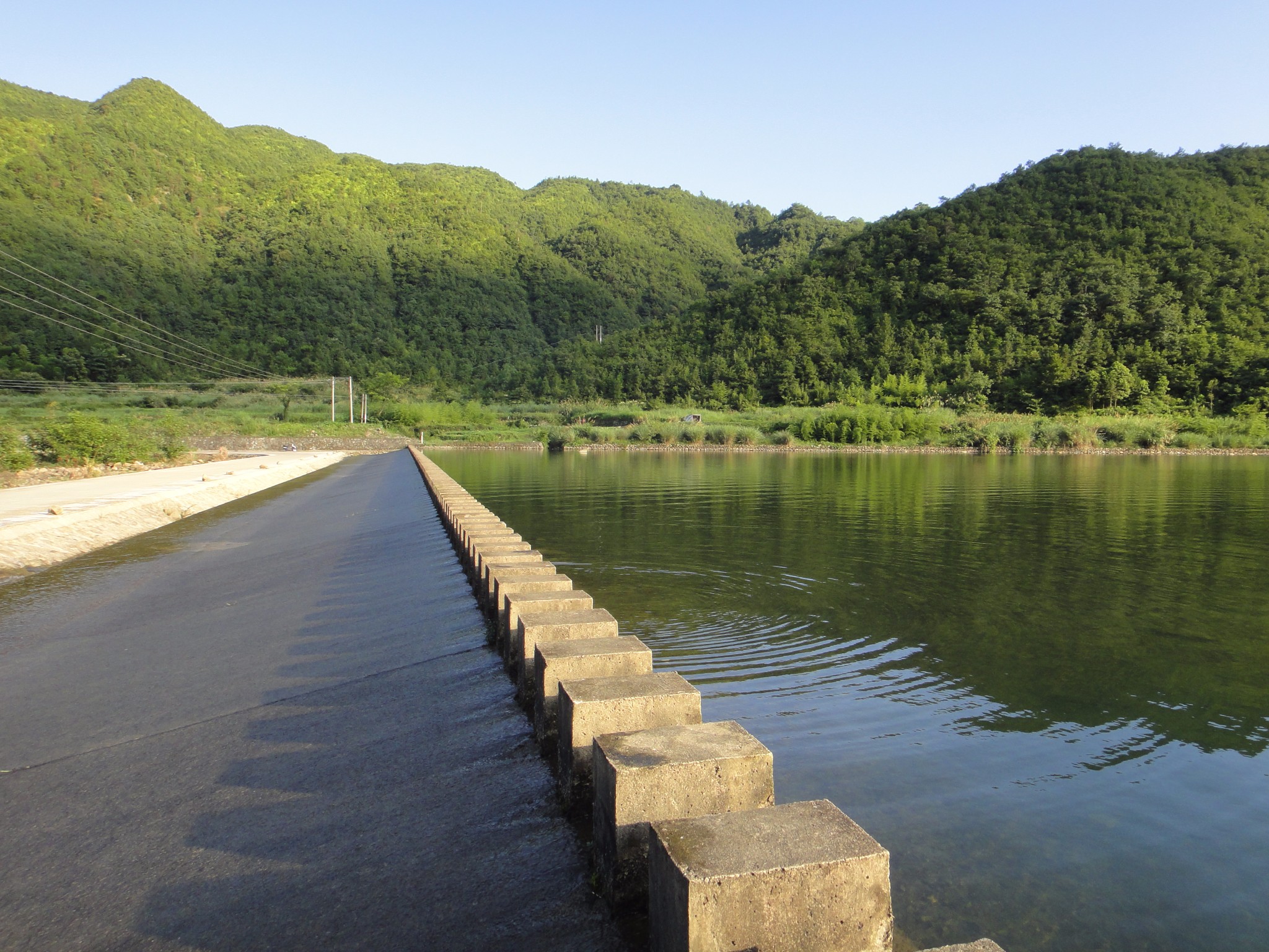 浙东大峡谷漂流图片