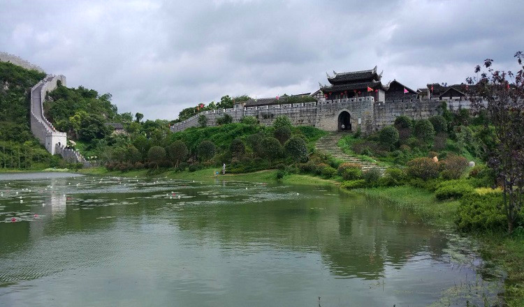 武漢往返貴陽38天含稅機票贈青巖古鎮花溪溼地公園一日遊返程日期可選