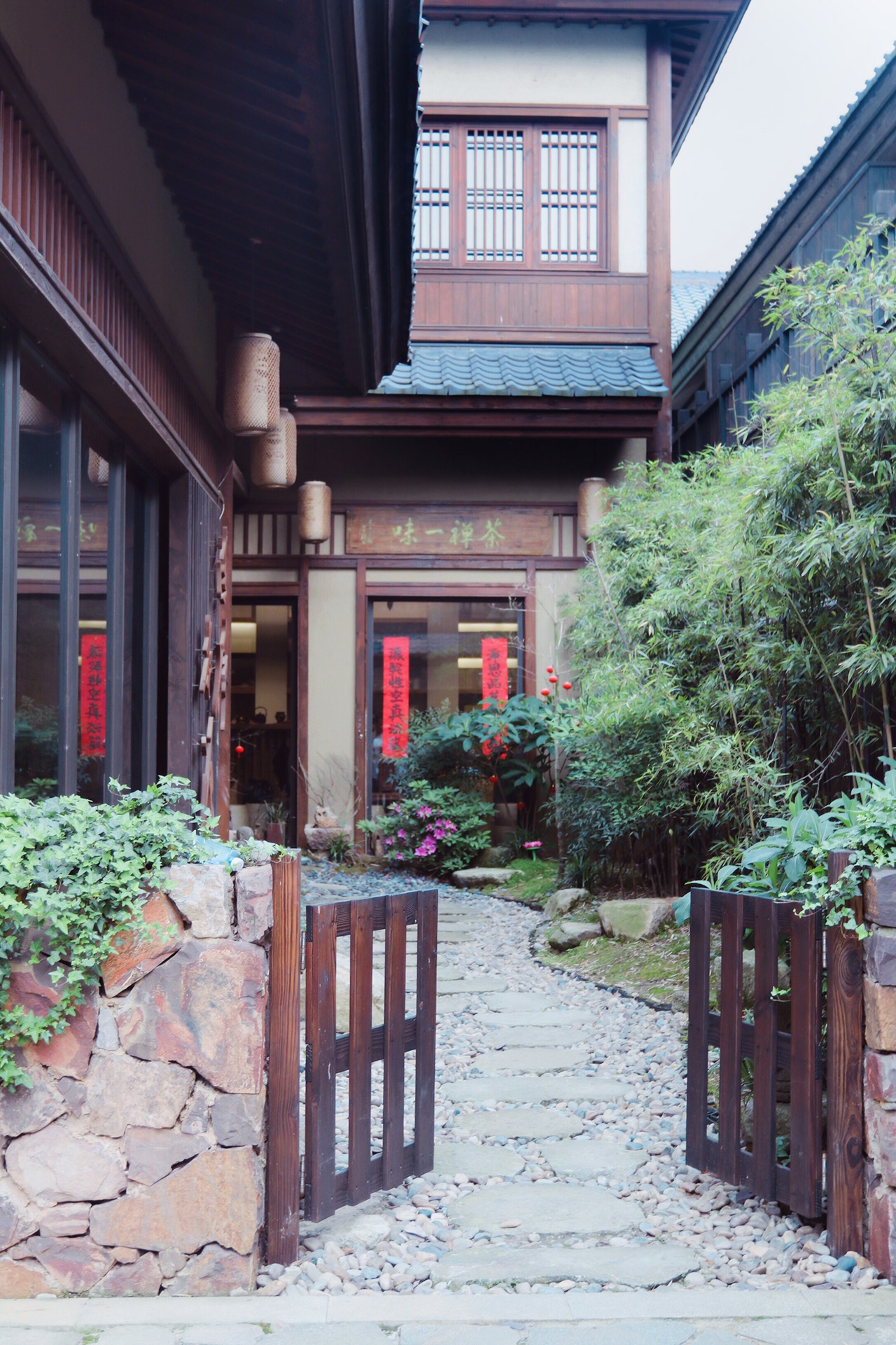 人物/和朋友出行天数/2 天出发时间/2016-07-192017-08-07 19:012239