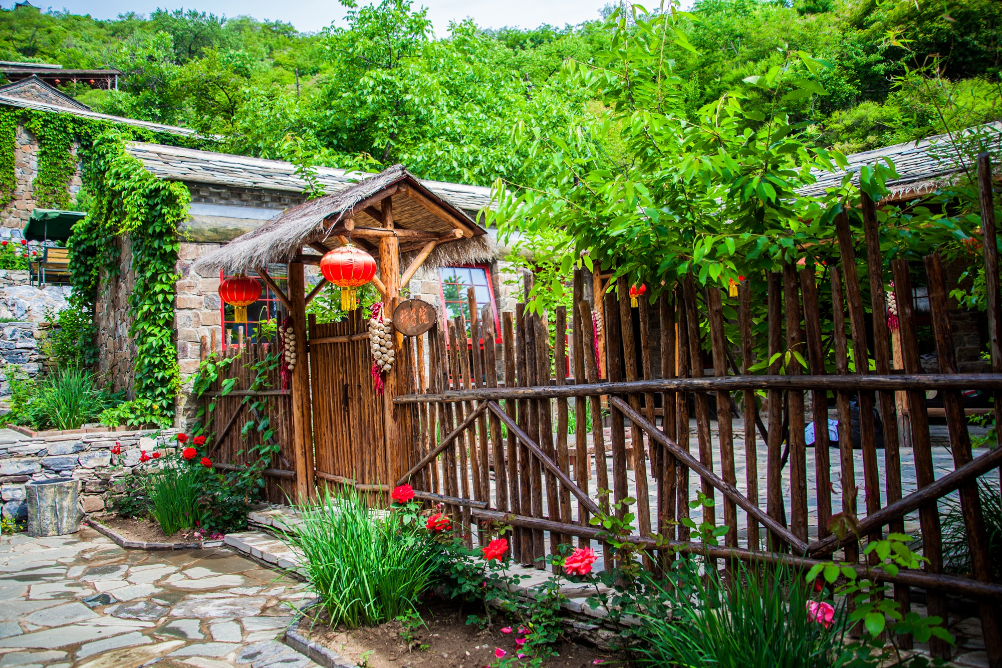 北京房山奢华农家院里的乡村隐居云上石屋早餐坡峰岭景区门票