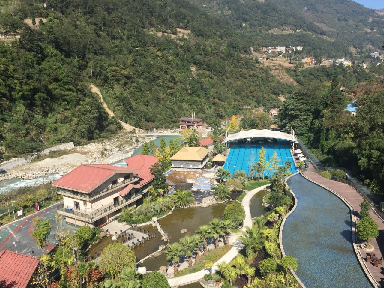 亲子游甘孜磨西古镇海螺沟贡嘎神汤温泉酒店2天1晚2大1小早餐2大1小