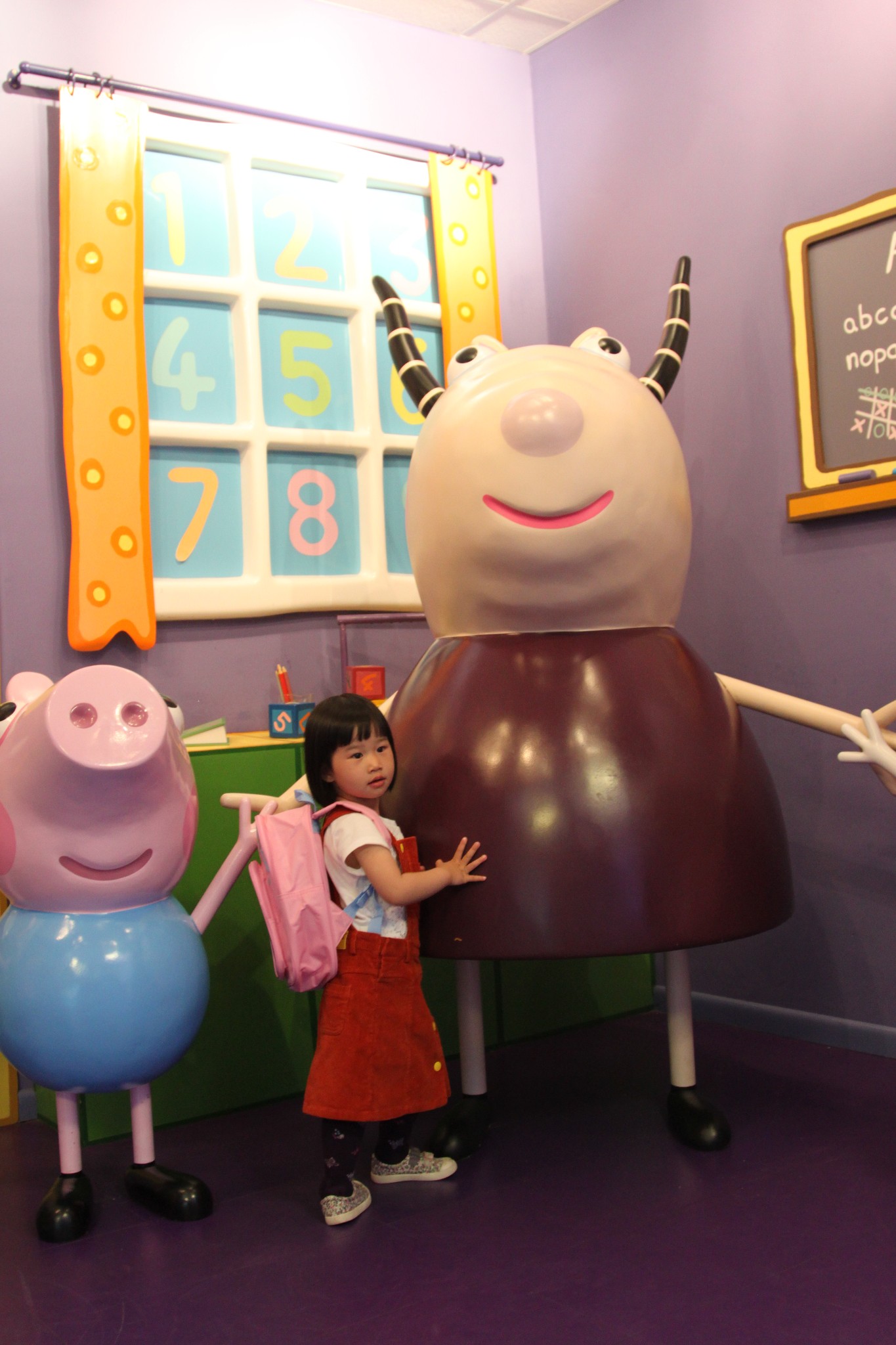 英国peppapigworld小猪佩奇粉红猪小妹佩佩猪主题公园亲子游攻略