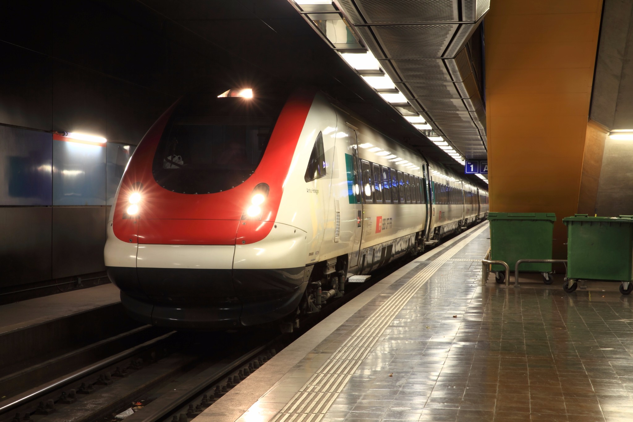 瑞士首都伯尔尼交通通讯指南24小时游玩攻略