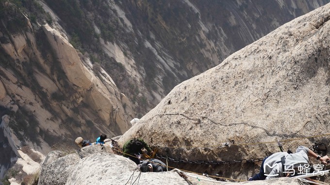 4月底工作日上华山鹞子翻身和长空栈道排队人多吗大概多久