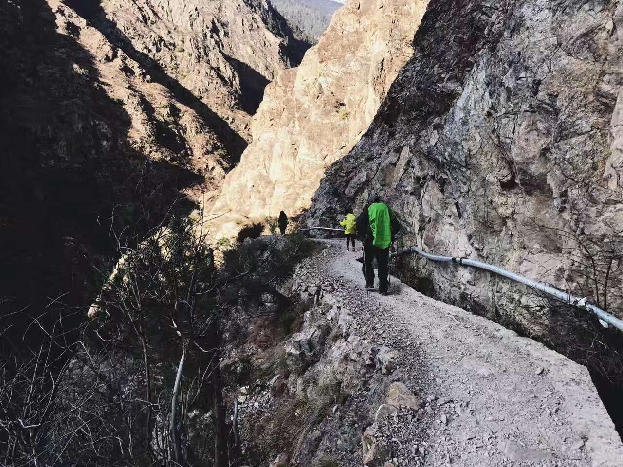 麗江出發雨崩梅里雪山尼農徒步深度純玩五晚六日遊一個與世隔絕的村落