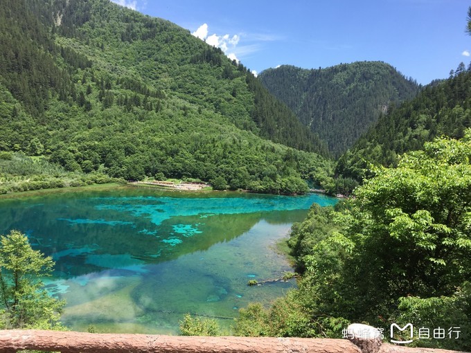 路過白馬天母湖到了童話世界九寨溝