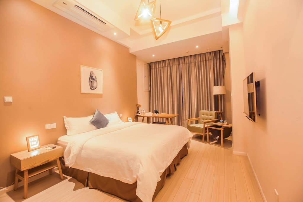 寓见酒店式公寓 高级大床房(近南京南站夫子庙老门东地铁口)预订