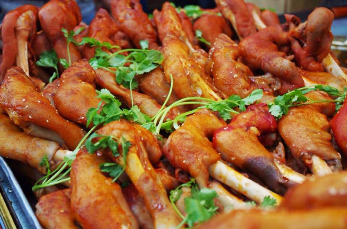 参考价格:非常实诚,5元一个黄焖羊蹄:吃羊蹄推荐一个好吃的地方,在