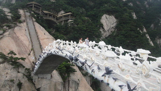 罗田天堂寨双汽一日游纯玩绝壁栈道浪漫鹊桥