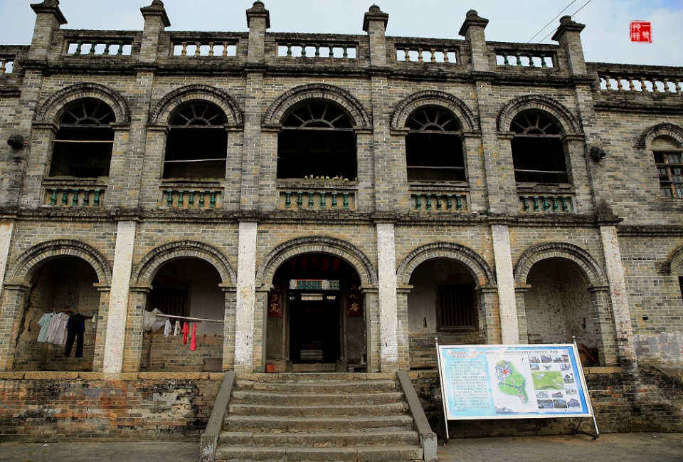 培植了新桂系一批重要将领,如:黄绍竑,白崇禧,黄旭初,夏威等,为统一