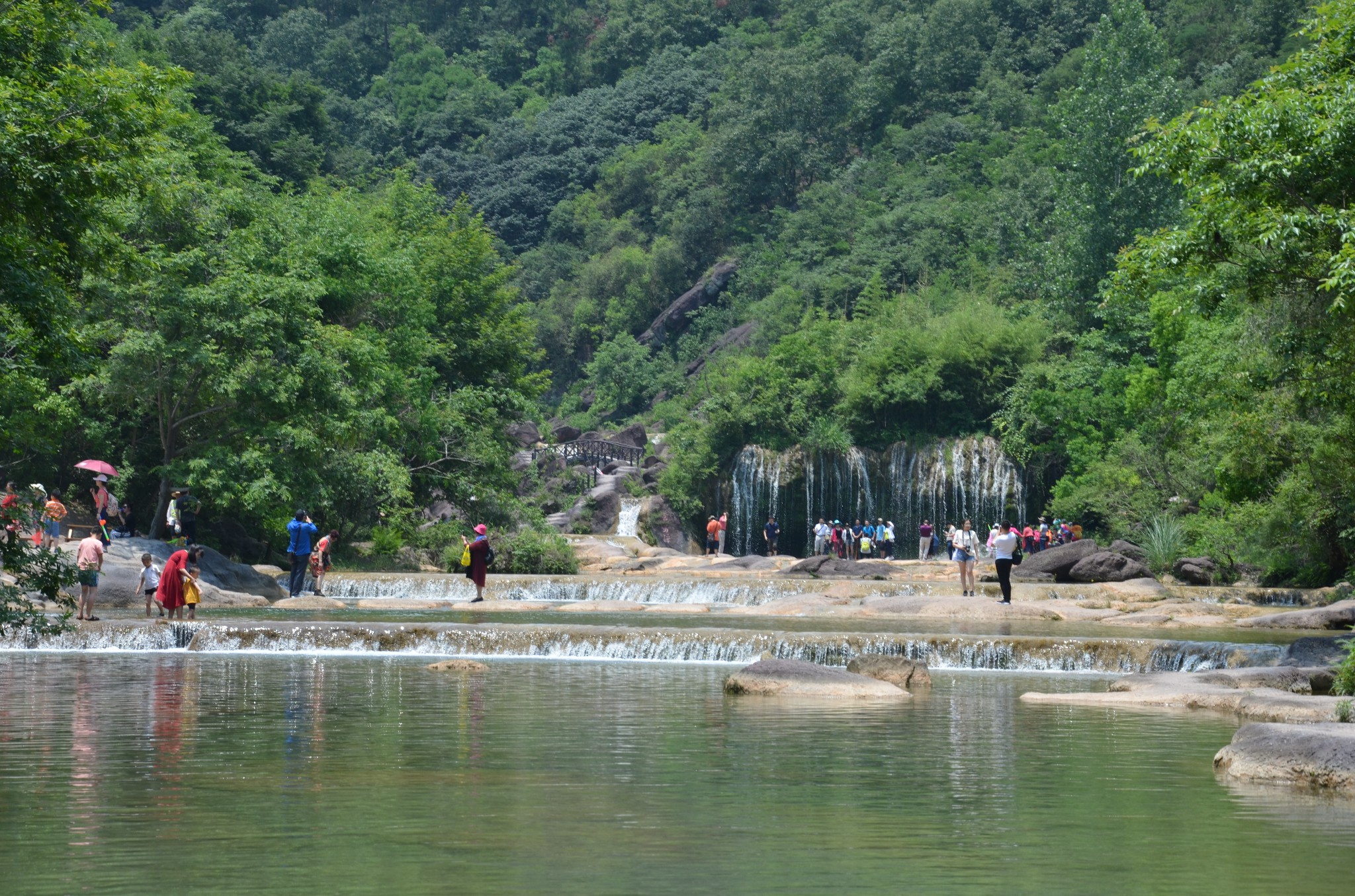 週日加入隨你同行戶外團遊覽美人谷,7:30從武漢出發,11點到景區,門票