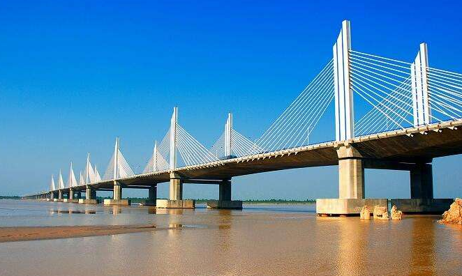 黄河大桥包括:黄河上中下游的十几座公路铁路高铁大桥,黄河上游第一桥