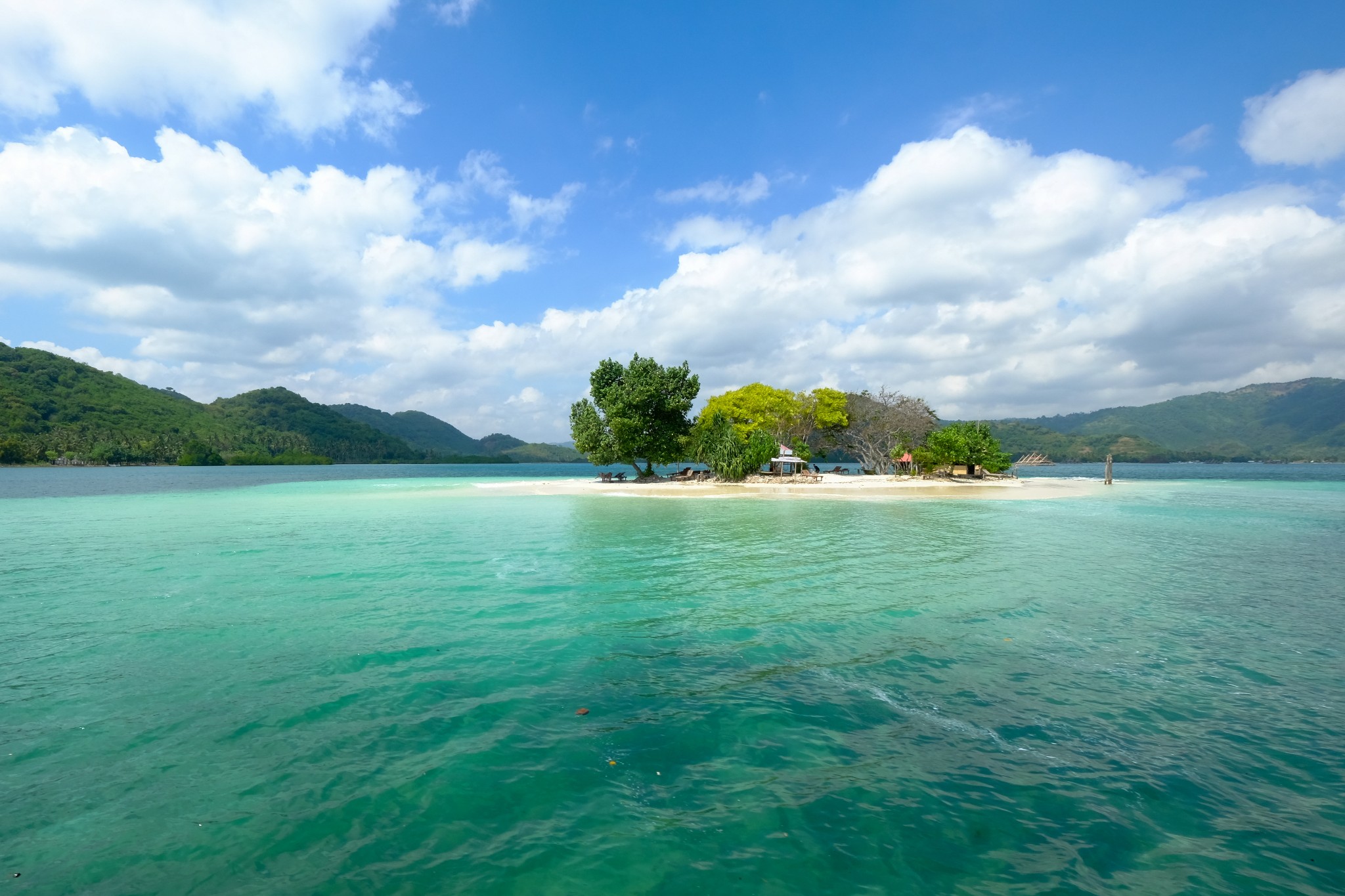 龙目岛粉色沙滩快乐行