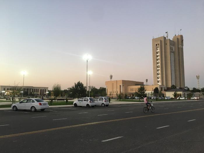 乌兹别克斯坦|布哈拉的狂欢，废墟与混乱