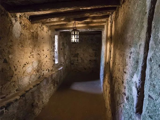 戈雷岛,曾经的奴隶岛,如今已被独特建筑与艺术占领