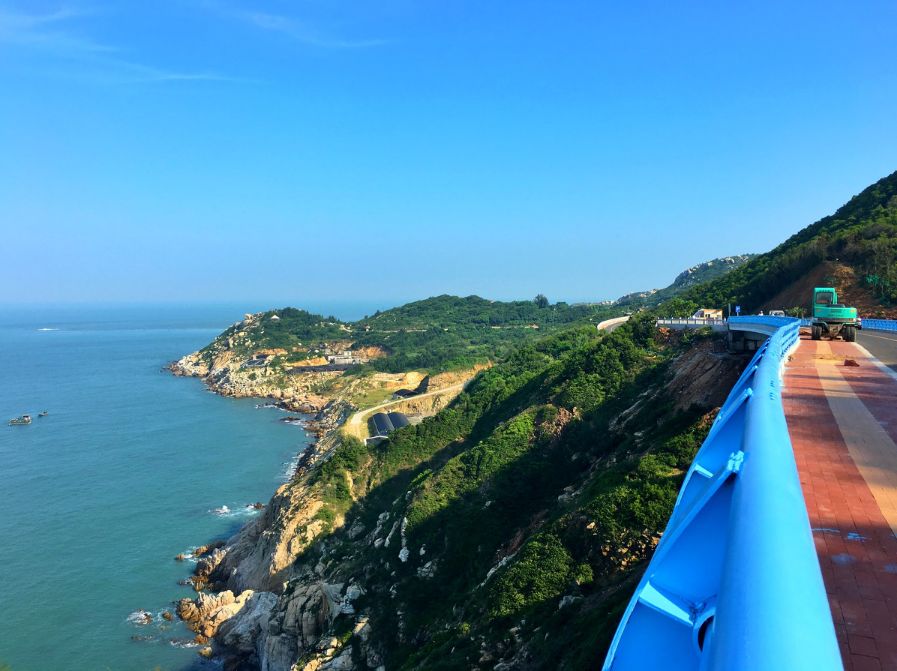 九仙頂九仙山,俗稱九仙頂,在東山島銅陵鎮西北面.