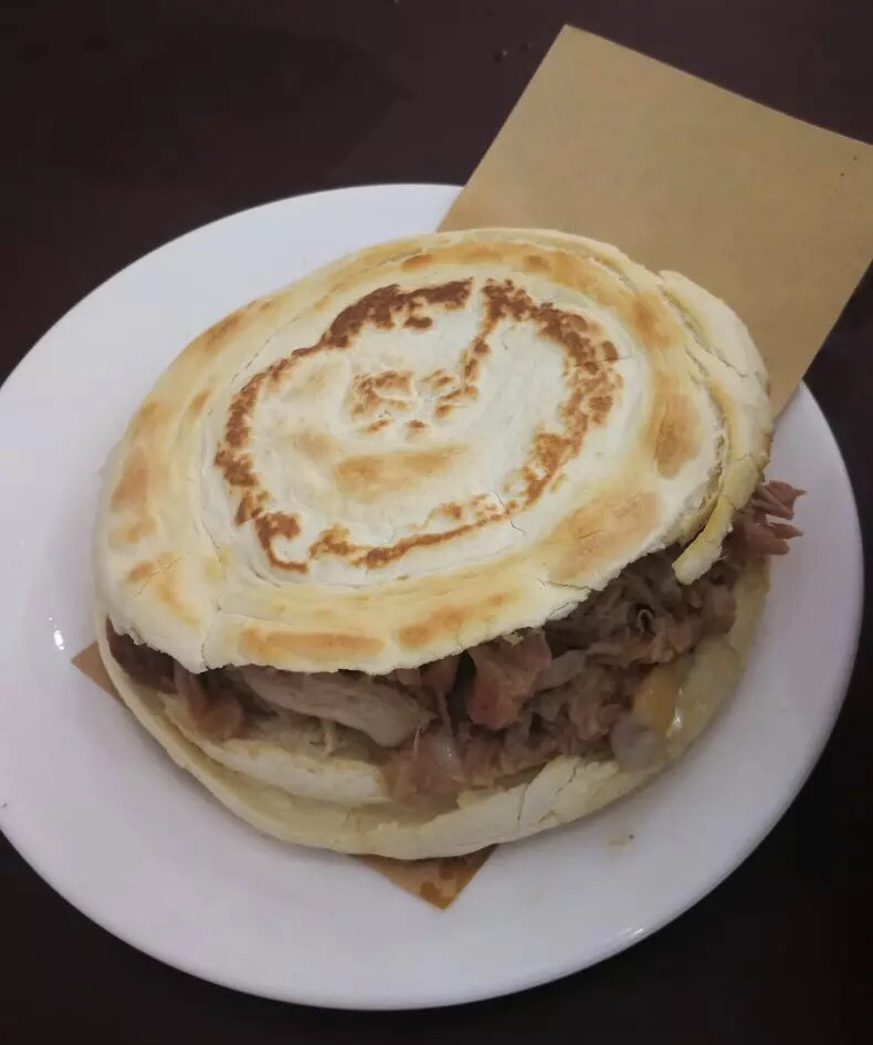 西安最有名的肉夾饃求推薦！不吃就白來(lái)西安一趟的那種 