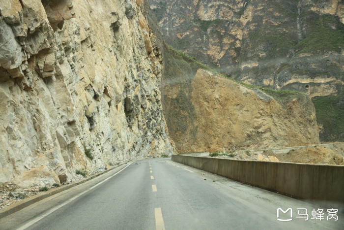 香格里拉与乡城之间的滇川通道青麦乡洞松乡东旺乡古学奔子栏通车了吗
