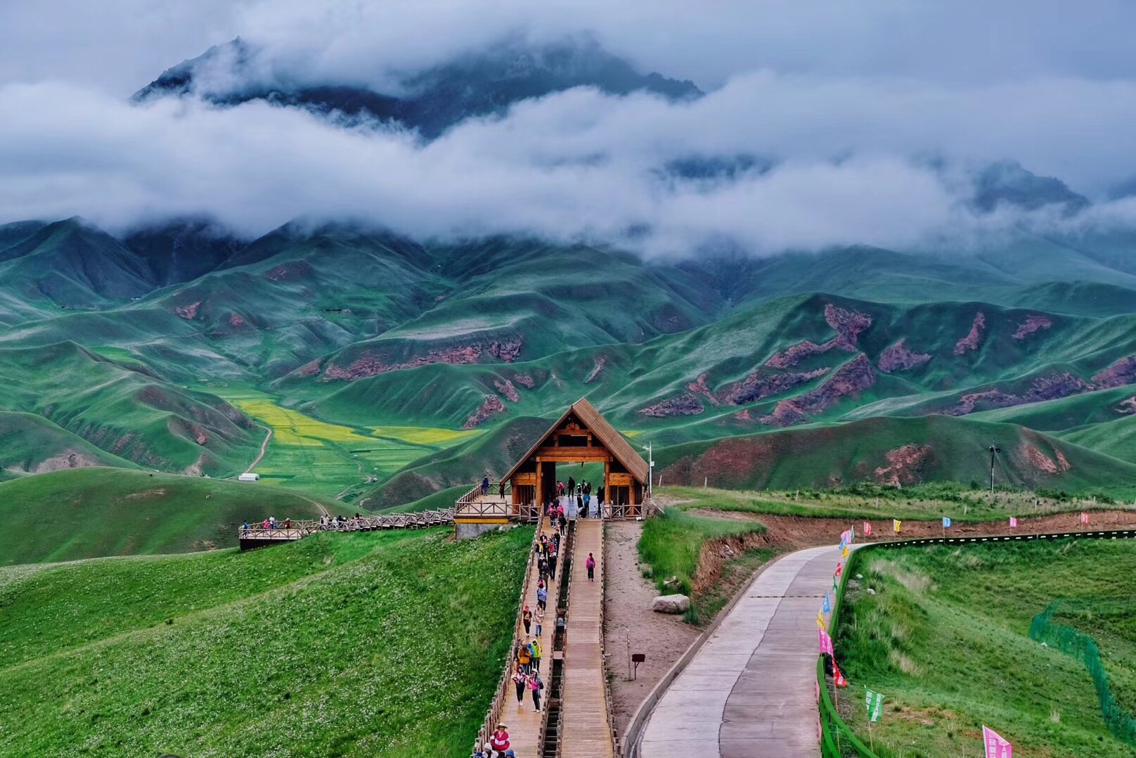 QiLian Zhuoer Mountain