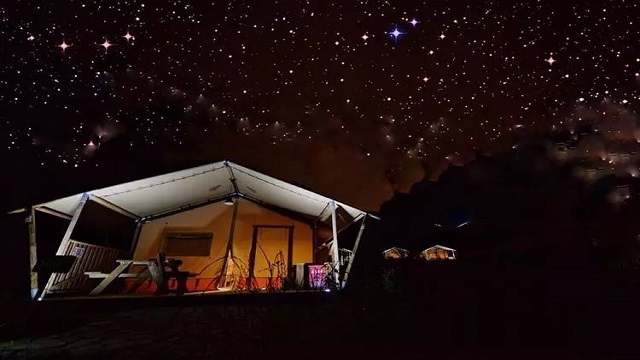 遵义传奇星空帐篷营地双人海龙屯门票4人早餐