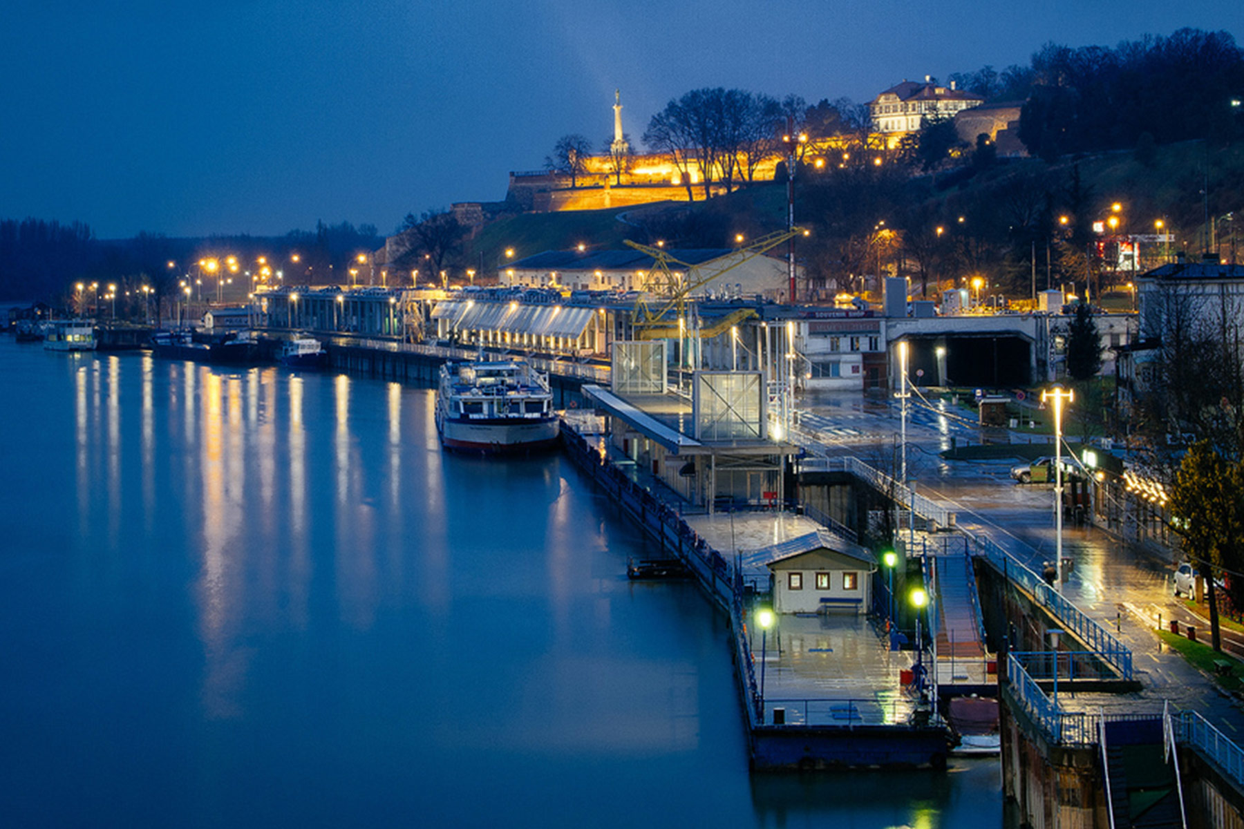 塞尔维亚贝尔格莱德酒吧串烧半日游 (专业英语导游)