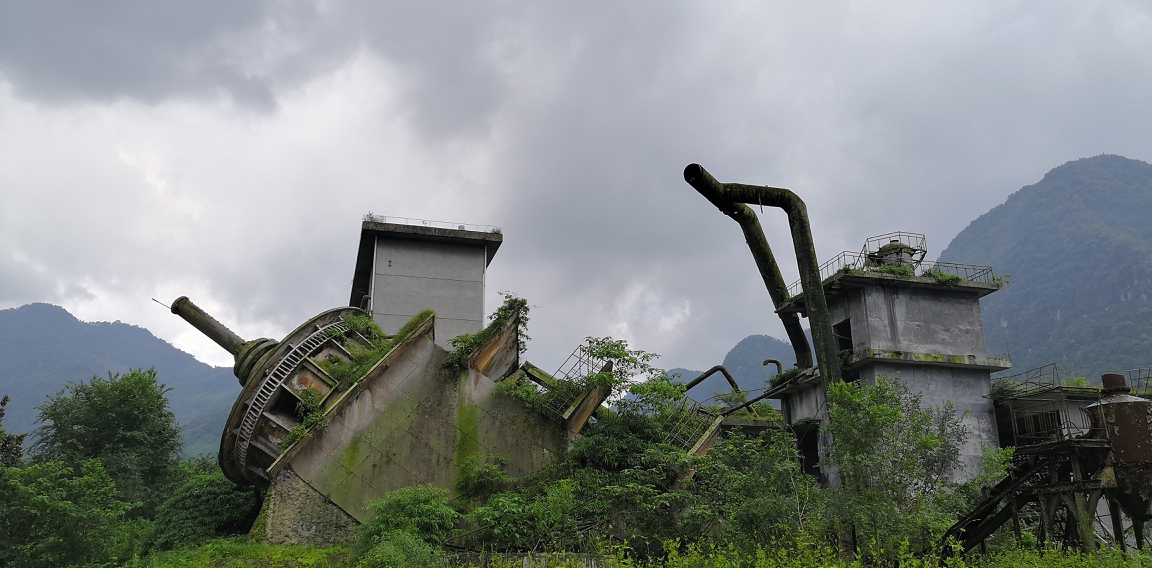 四川什邡地震遗址图片