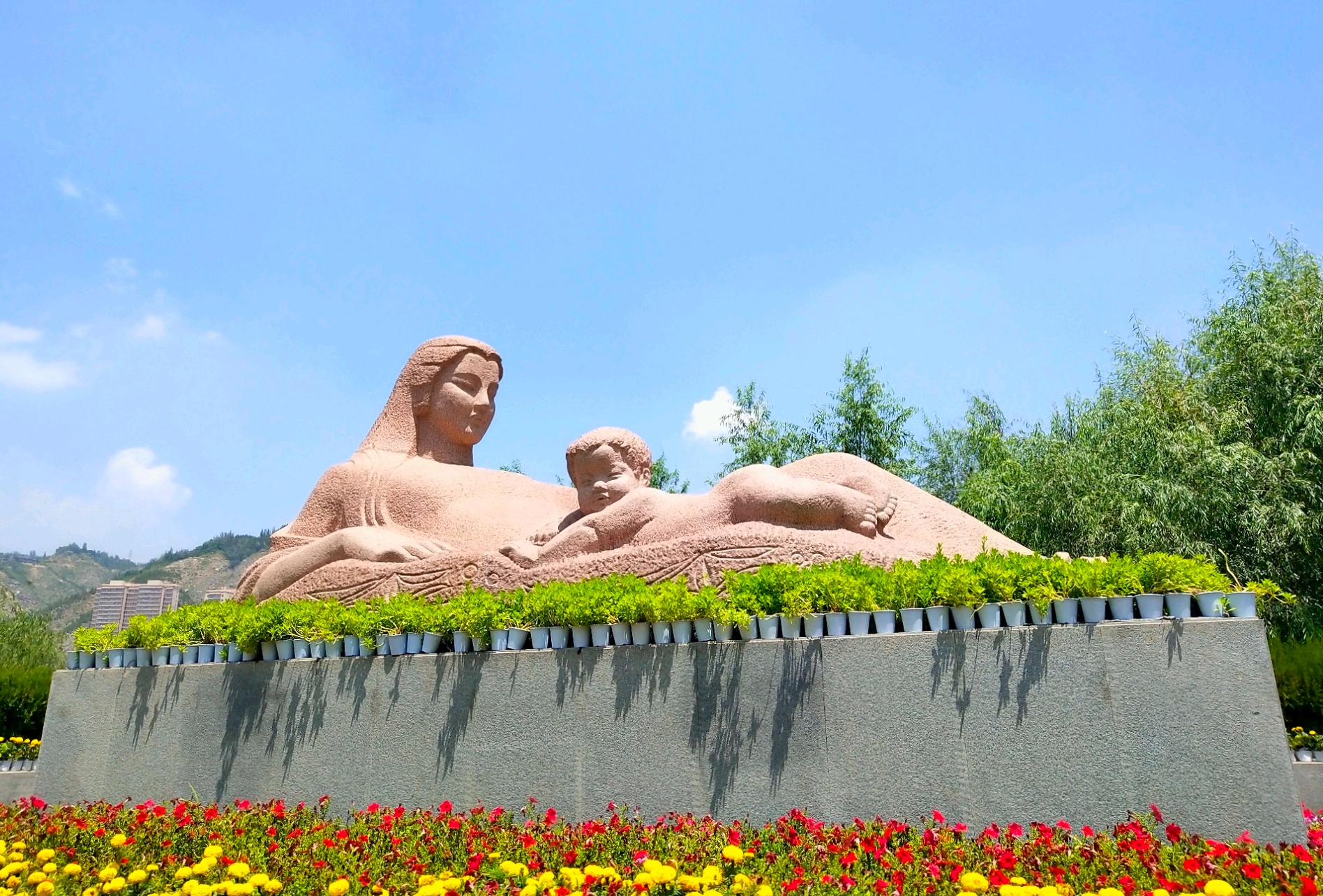 【兰州景点图片】黄河母亲雕像