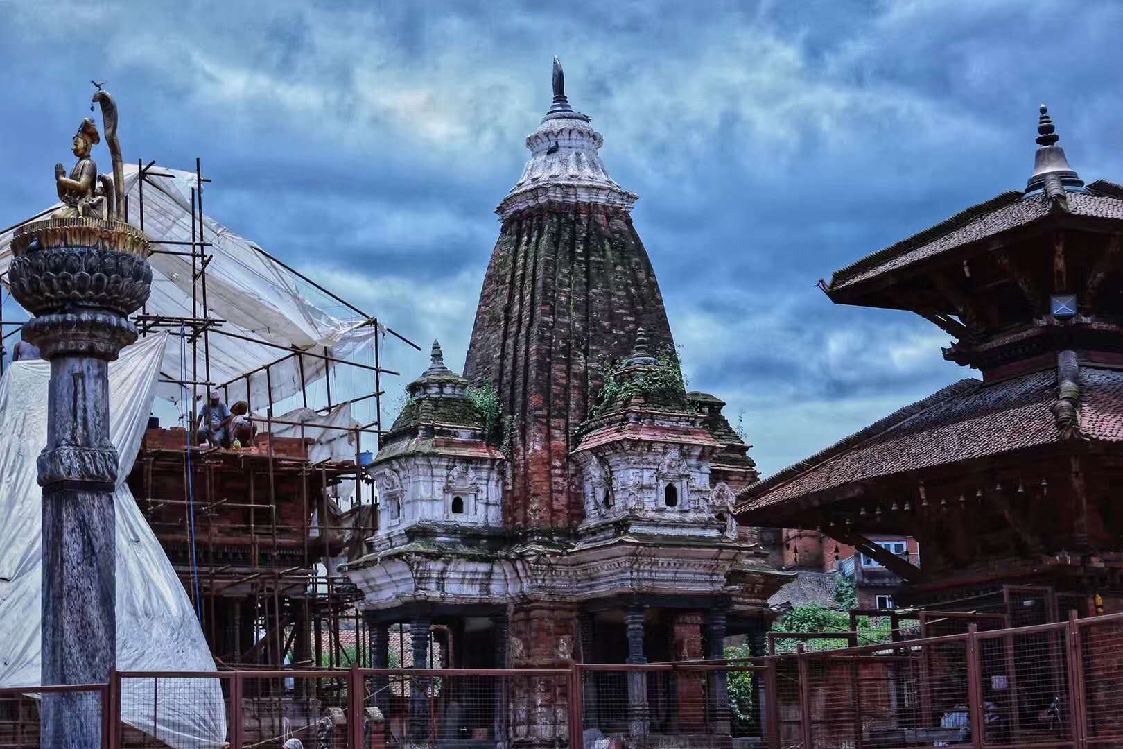 站在珠峰之颠——神秘国度尼泊尔之(一)加德满都泰米尔,梦想花园,杜巴