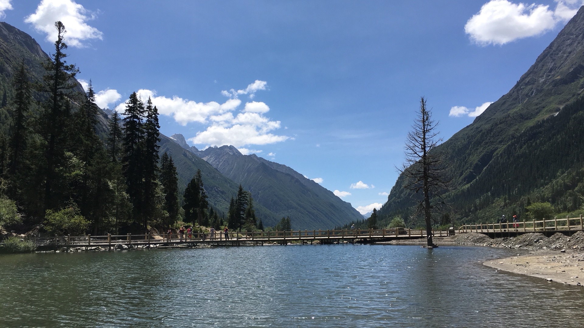 雅安市宝兴县阿坝州四姑娘山随记