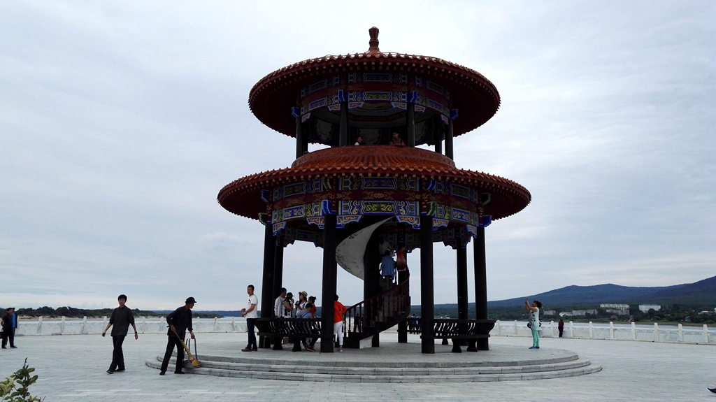 太阳广场,矗立着中国东极极标雕塑,抚远旅游攻略 - 马蜂窝