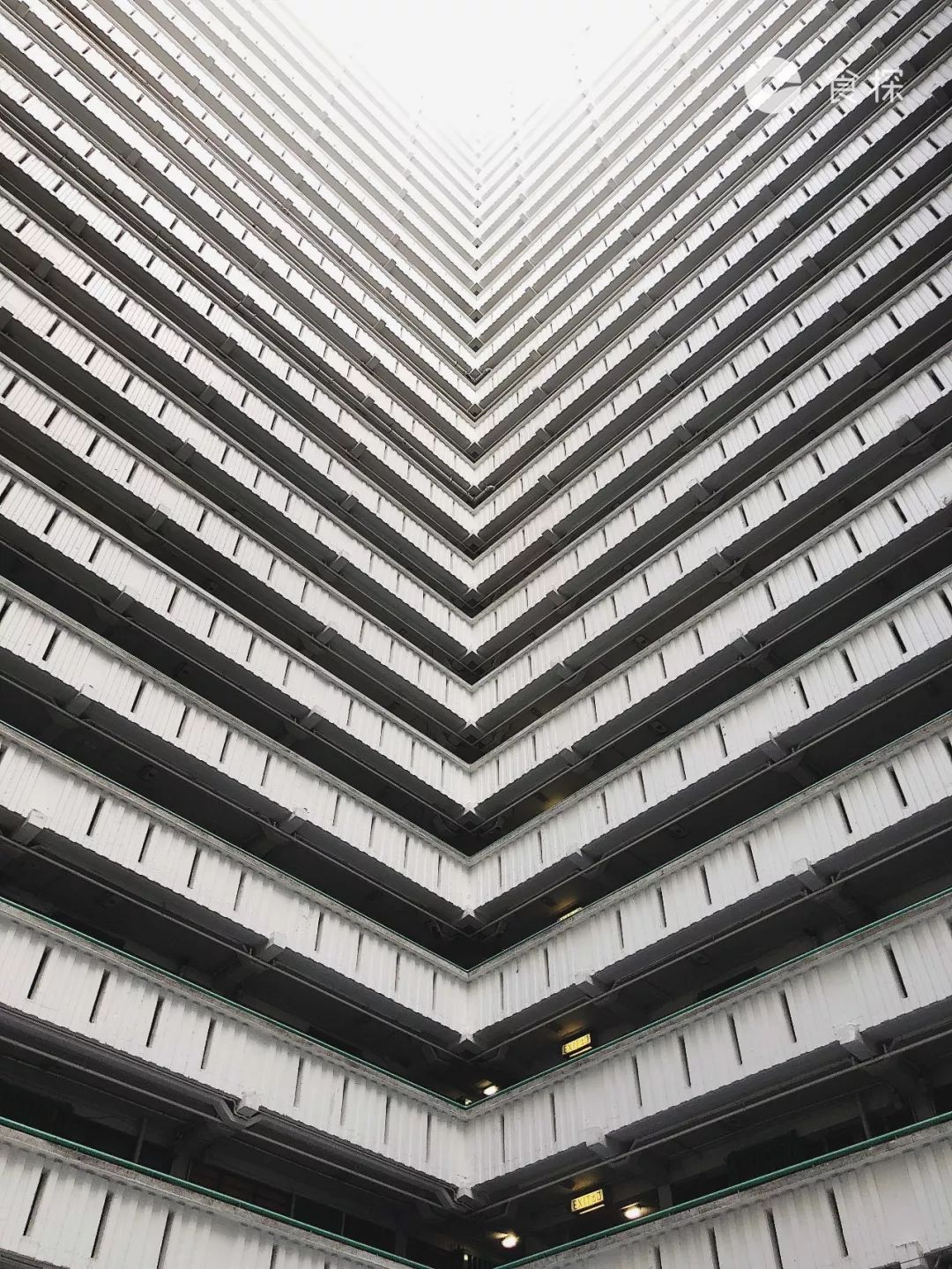 6  -魔幻的正方形天井,坪石邨