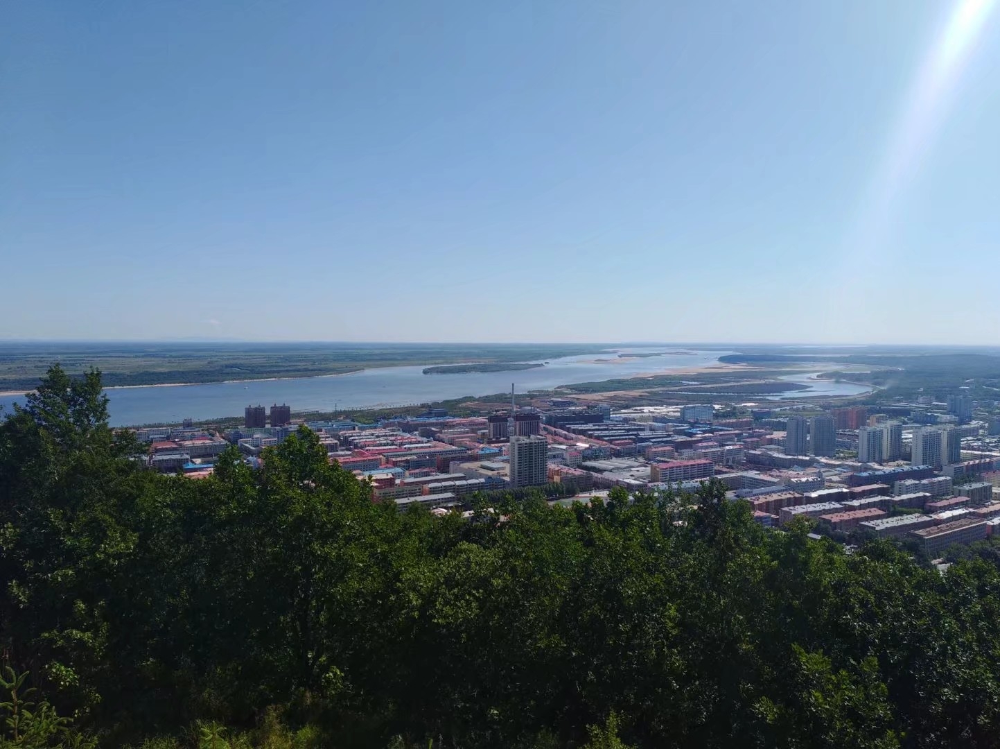 同江市人口_卫星上看黑龙江同江市 两条大江在此汇合,拥有三江口景区(2)