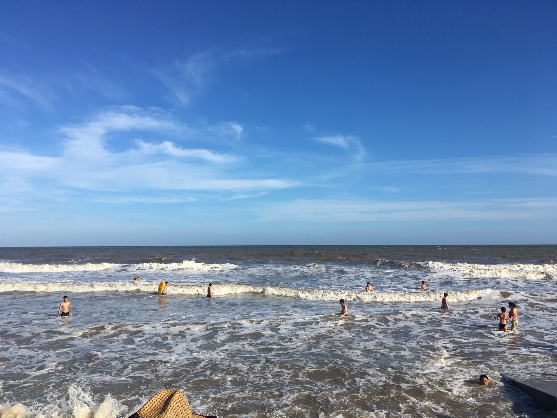 柳州东兴口岸金滩白浪滩2日游