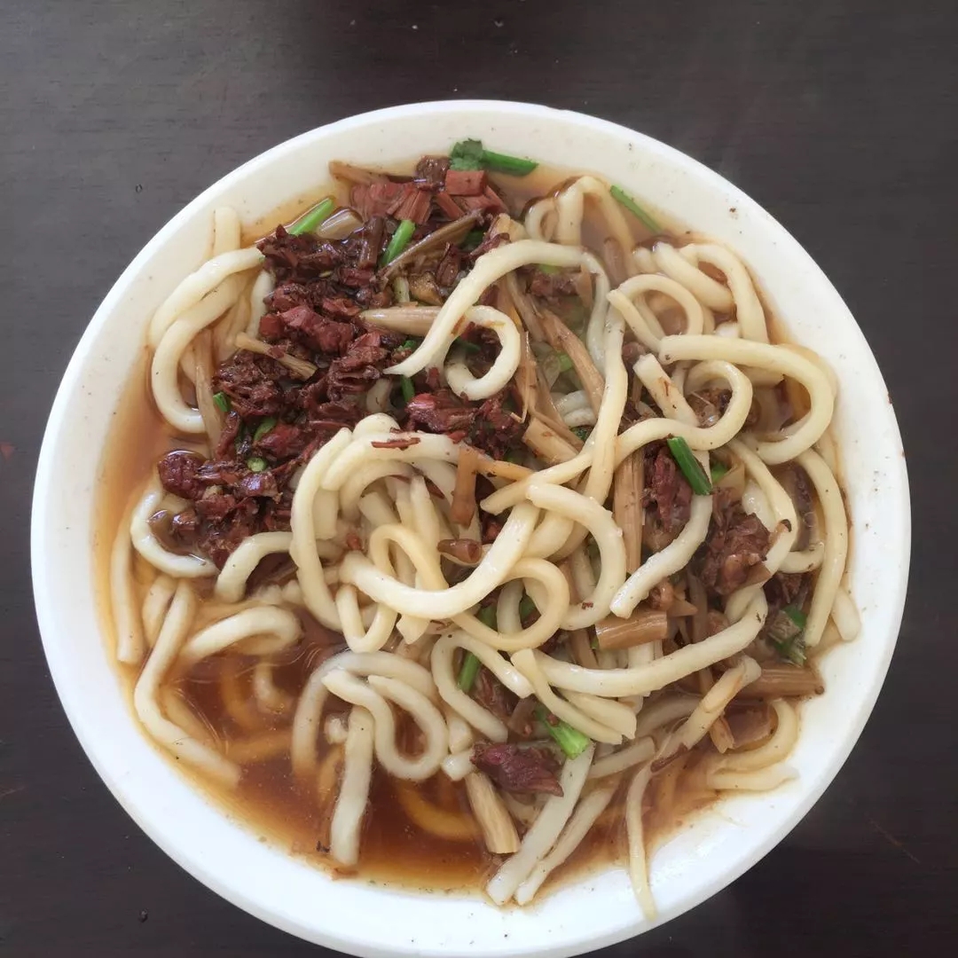 台儿庄美食-黄花牛肉面