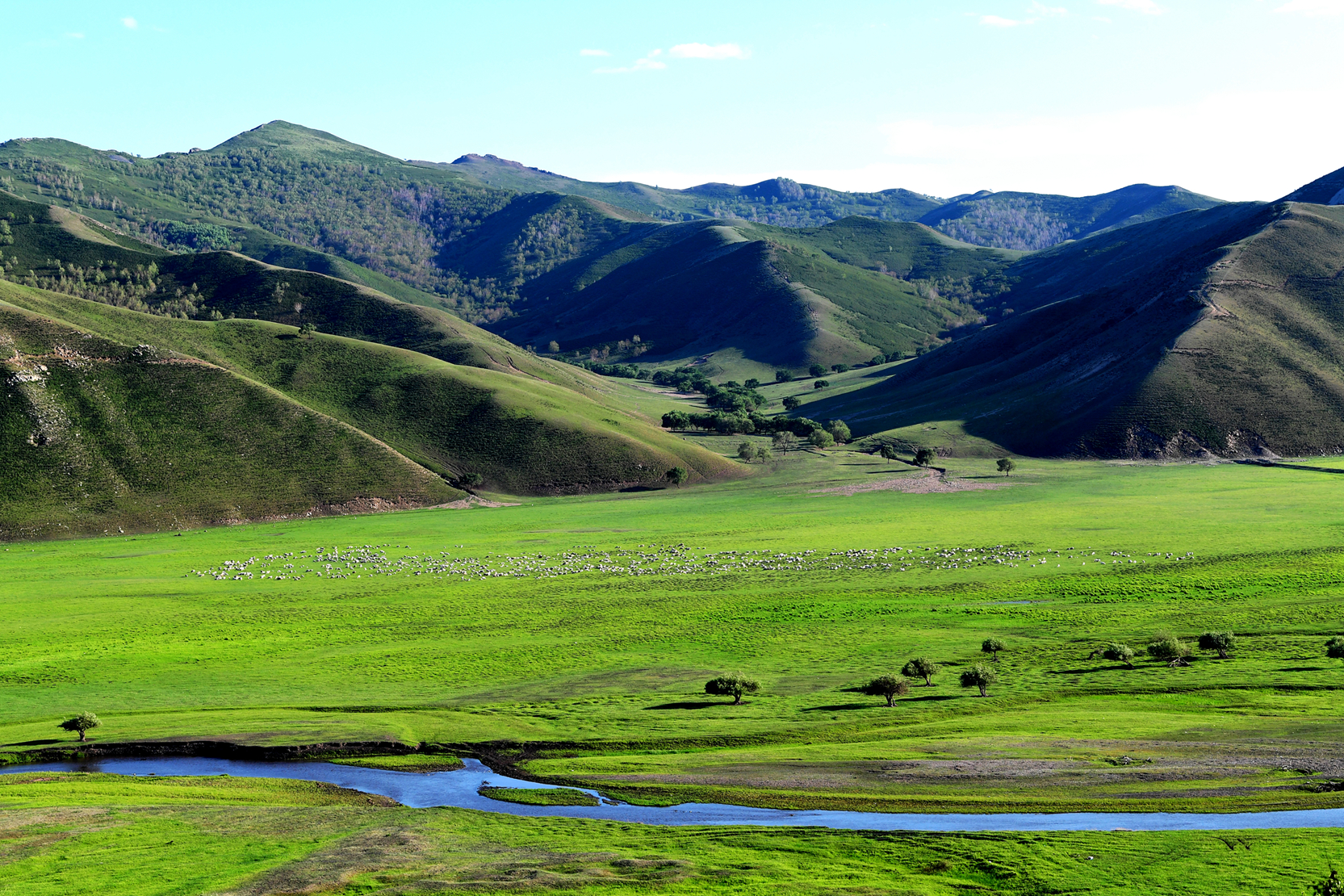 与瑞士同一纬度的中国北方小城,满足你对草原的一切想象_游记