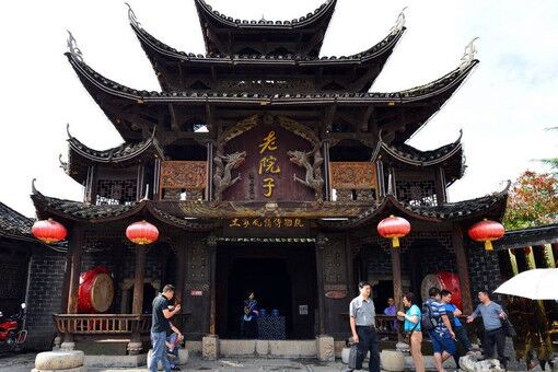 黄龙洞/烟雨张家界/田家大院/墨戎苗寨/凤凰古城5日游,马蜂窝自由行