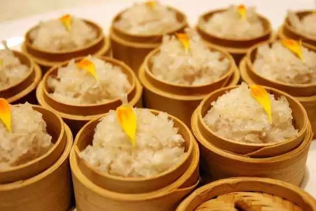 长安宴球(宴球又可分"落汤宴球"和"刺毛宴球"两种),是浙江海宁长安镇