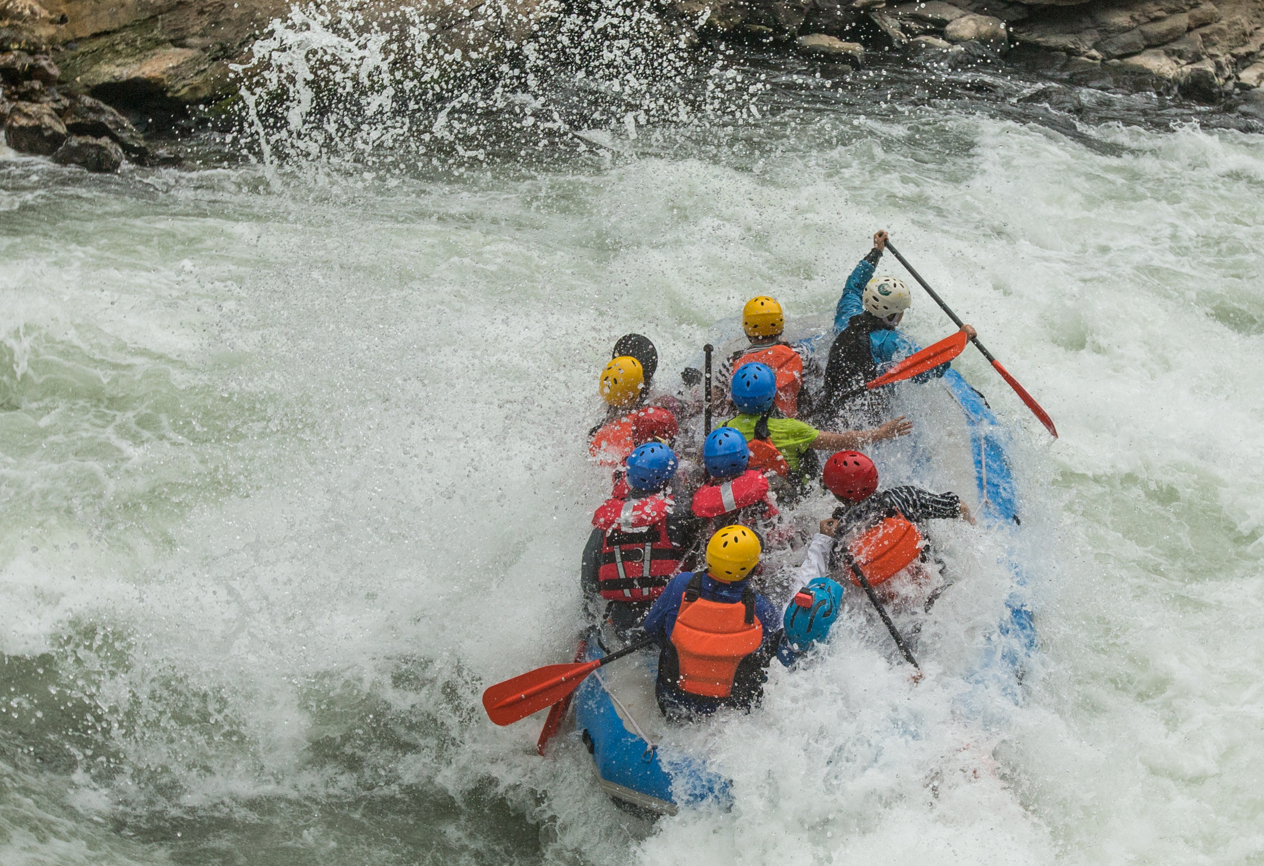 让夏天凉爽起来·赤水大瀑布漂流(贵州赤水河水上运动项目)