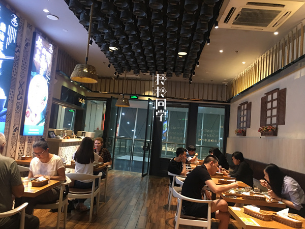 这家南洋餐厅里的米饭比鸡更好吃
