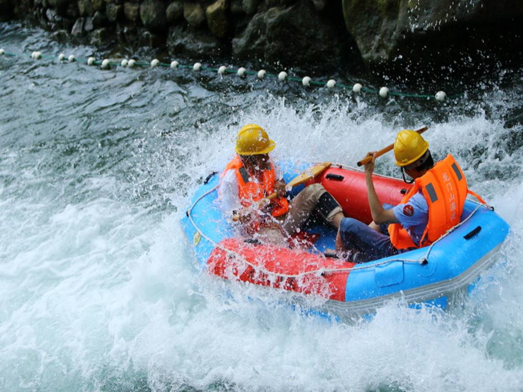 浏阳凤凰峡漂流一日游惊险刺激适合年轻人挑战自己