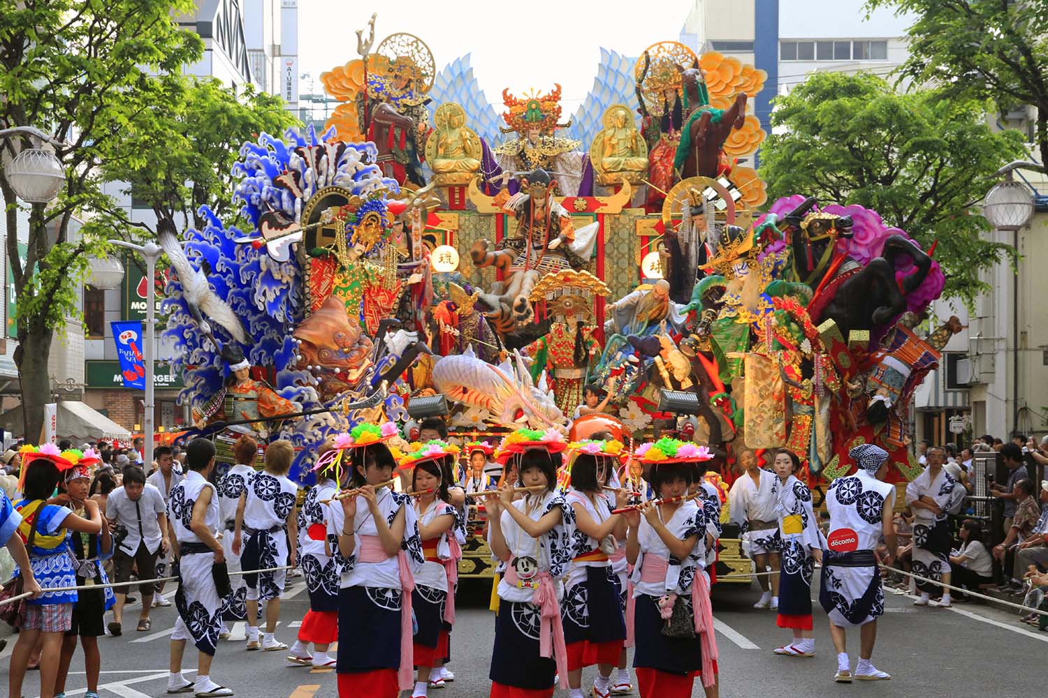 社大祭官网*1996年,五所川原市的有志者们按照以前的七夕灯节照片