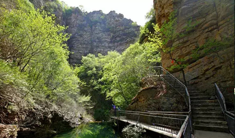 北京旅游京东大峡谷万丈崖玻璃栈道一日游
