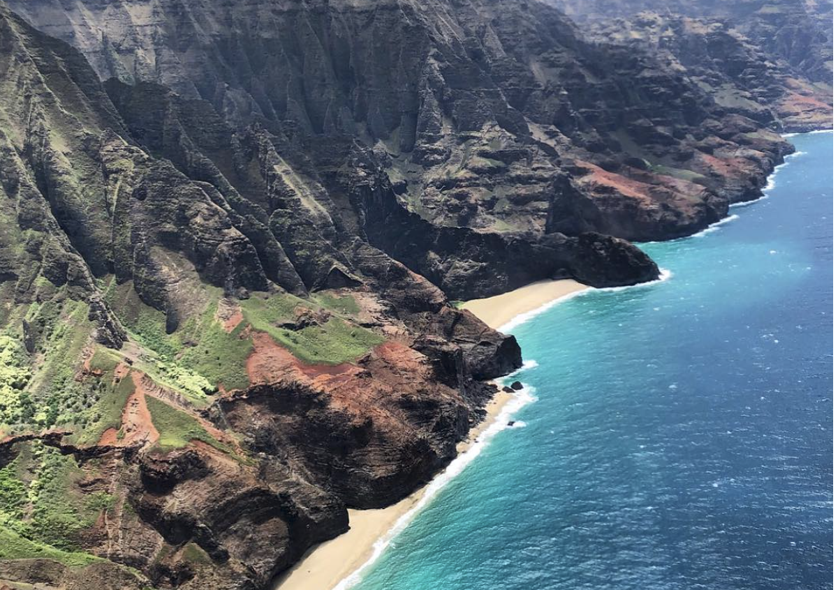 送你童话萤光般的剧情:别克斯岛爱琴海上有个火山岛:sarakiniko beach
